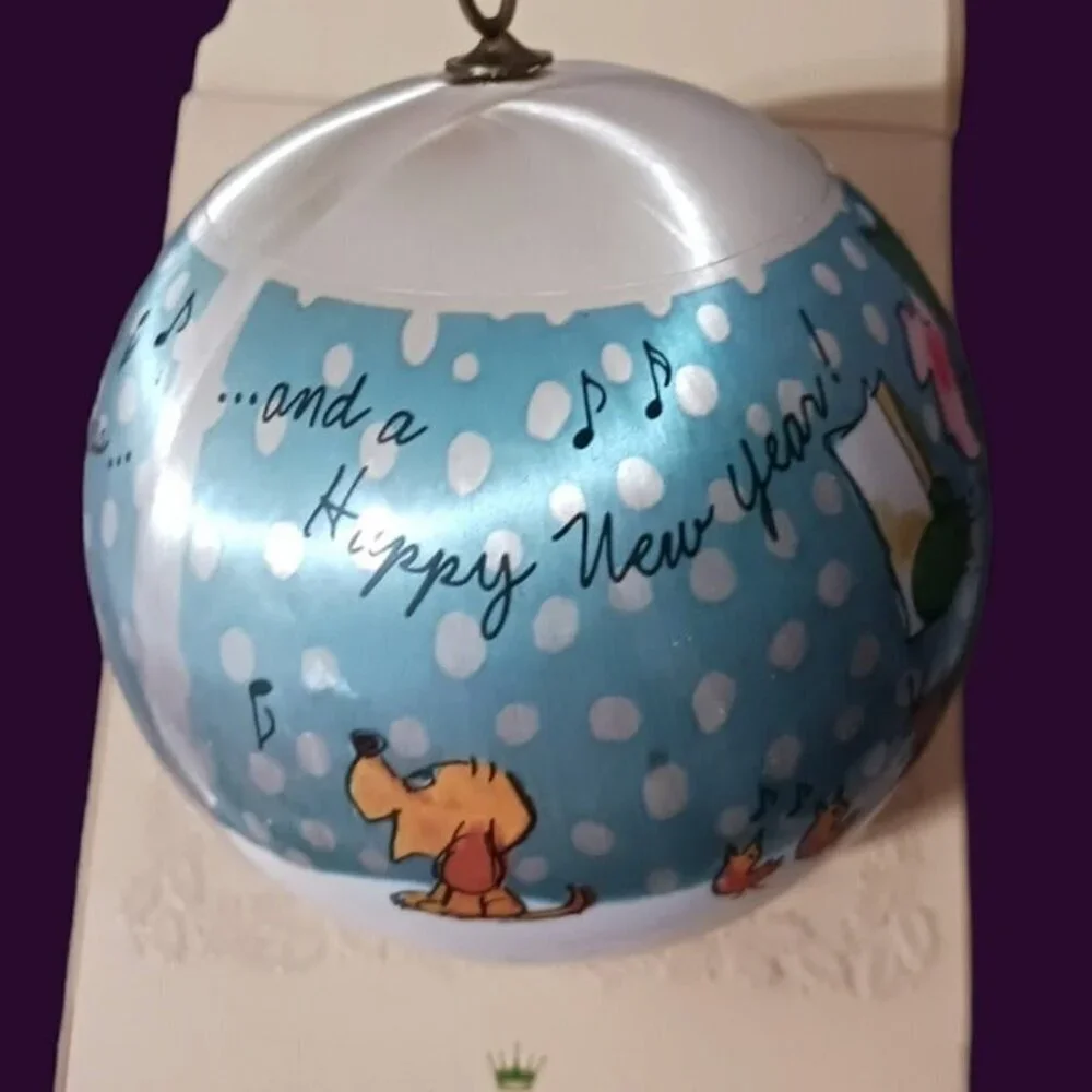 Hallmark vtg satin christmas ball ornament 1980